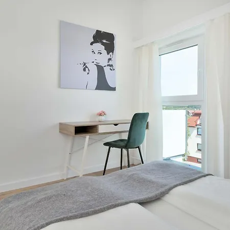 Family With A Balcony And Playground In By Renters Apartman Jastrzębia Góra