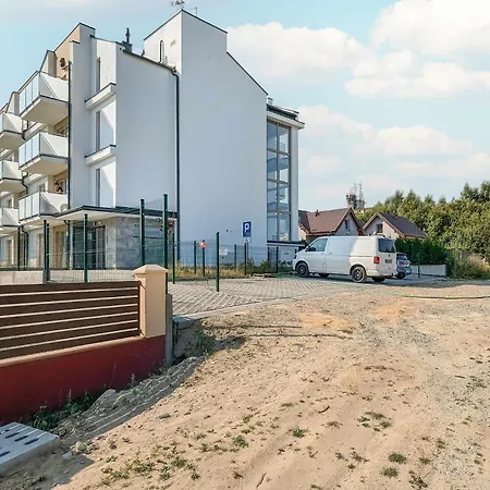 Family With A Balcony And Playground In By Renters Апартаменты *